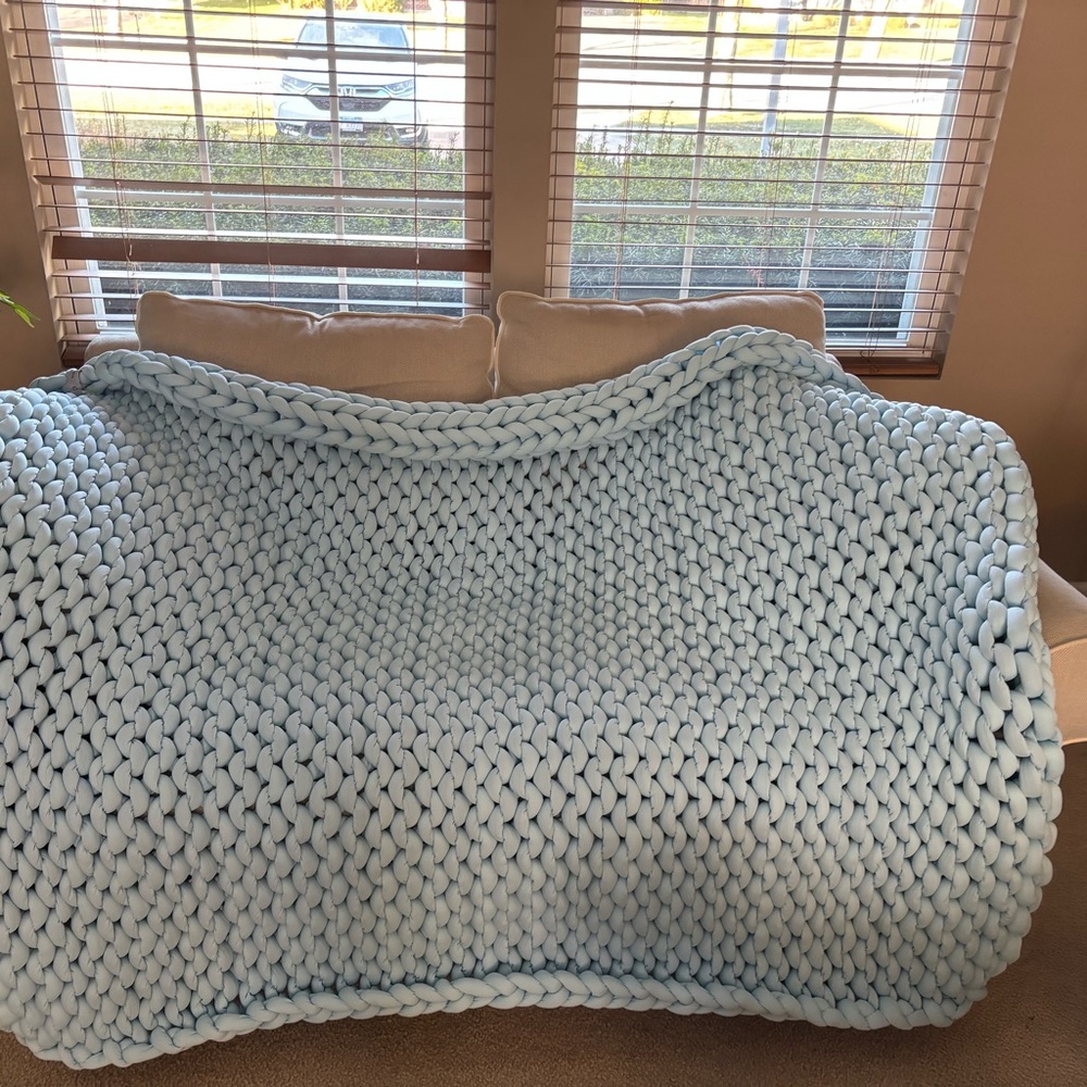 Chunky Knit Blanket in Light Blue